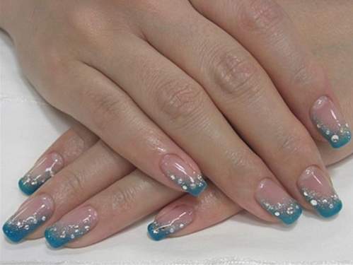 Unhas decoradas com Strass