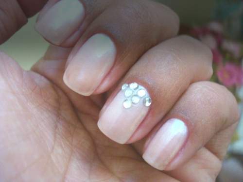 Unhas decoradas com Strass