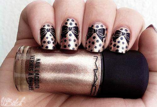  Unhas Decoradas Douradas  10