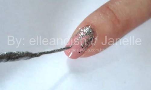 Unhas com glitter - passo a passo - 09