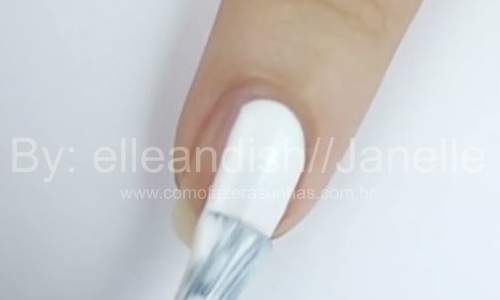 unhas decoradas com corações coloridos - passo a passo 04