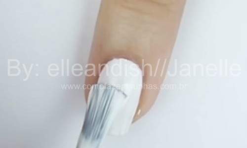 unhas decoradas com corações coloridos - passo a passo 10