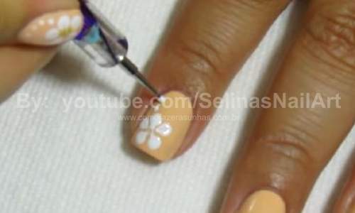 Unhas Decoradas com Flores Simples - Passo a Passo 05