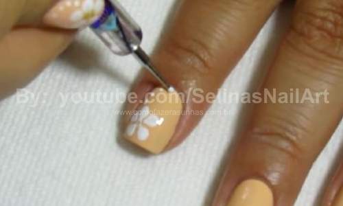 Unhas Decoradas com Flores Simples - Passo a Passo 06