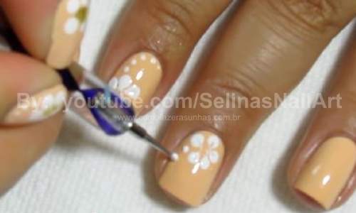 Unhas Decoradas com Flores Simples - Passo a Passo 09