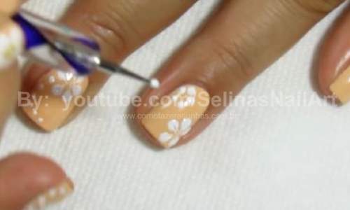 Unhas Decoradas com Flores Simples - Passo a Passo 12