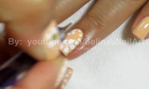 Unhas Decoradas com Flores Simples - Passo a Passo 16